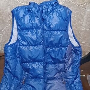 WOMENS HOODED PUFFY VEST
